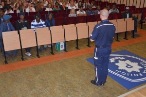 goście z Afryki i Europy w szkole policji w Pile