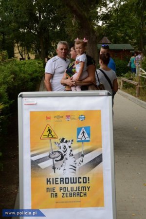 inauguracja kampanii mazowieckiej drogówki &quot;Kierowco! Nie polujemy na zebrach!!! w Płockim zoo