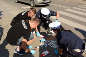 Kampania SMART STOP wspólnie z radomskimi siatkarzami. Sportowcy i policjanci oznaczyli przejścia dla pieszych