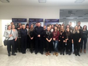 Studenci Wyższej Szkoły Bankowej w Opolu z wizytą w Biurze Historii i Tradycji Policji KGP