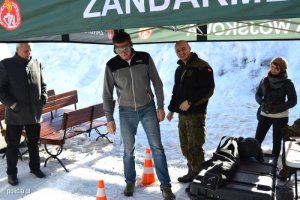akcja promująca bezpieczeństwo na zorganizowanych terenach narciarskich „Bezpiecznie w kasku”