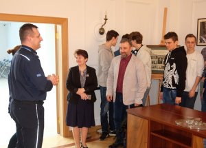 Wizyta uczniów pruszkowskiego zespołu szkół w Policyjnym Centrum Edukacji Społecznej