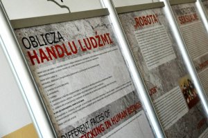 plakaty promujące projekt