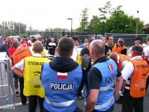 policjanci ze &quot;Spotters Team Polska&quot; podczas zabezpieczenia meczu