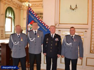 nagrodzeni policjanci i Komendant Wojewódzki Policji w Libercu