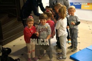 policjanci z Żywca w trakcie spotkania z dziećmi