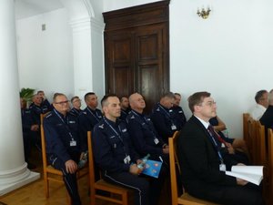 Komendanci miejscy i powiatowi garnizonu podkarpackiego biorący udział w konferencji &quot;100 lat Policji - historia, tradycja i teraźniejszość&quot;