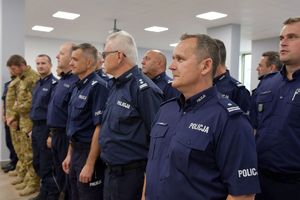 przedstawiciele kadry śląskiej policji biorący udział w uroczystości