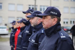 Nagrodzeni policjanci i przekazanie nowych pojazdów służbowych