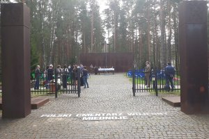 Uroczystości w 18. rocznicę otwarcia Polskiego Cmentarza Wojennego w Miednoje