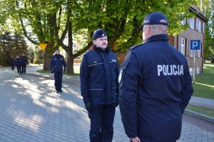 Meldunek dowódcy uroczystości - inauguracja turnieju.