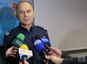 KWP udziela wywiadu podczas uroczystości otwarcia Komendy Powiatowej Policji w Brzegu