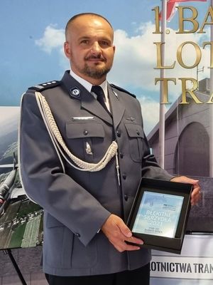 naczelnik Zarządu Lotnictwa polskiej Policji uhonorowany &amp;quot;Błękitnymi skrzydłami 2021&amp;quot;