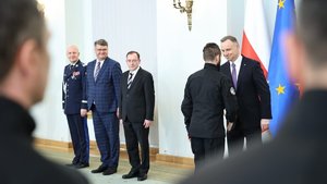 Pałac Prezydencki. Uroczystość powitania funkcjonariuszy polskiego kontyngentu Policji uczestniczących w misji humanitarnej w Ukrainie