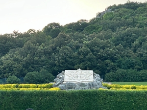 pomnik na polskim cmentarzu wojennym na Monte Cassino