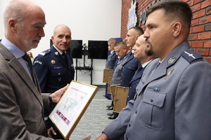 Uroczystość wręczenia podziękowań.