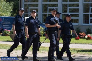 Policjanci dbali o bezpieczeństwo na uroczystościach z udziałem Pary Prezydenckiej