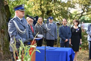 uroczystość posadzenia kolejnych drzew w Alei Dębów Pamięci Policjantów II RP Ofiar Zbrodni Katyńskiej