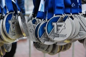 medale 17. PKO Poznań Maratonu