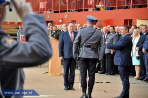 nadanie i wręczenie jednostce sztandaru z udziałem ministra Jarosława Zielińskiego