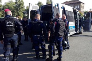 Polscy policjanci wracają z Węgier