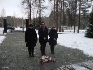 Oficer łącznikowy Policji wraz z przedstawicielami Ambasady Rzeczypospolitej Polskiej w Moskwie uczcili pamięć funkcjonariuszy