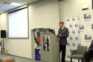 konferencja na Uniwersytecie Szczecińskim z udziałem ministra spraw wewnętrznych Mariusza Błaszczaka