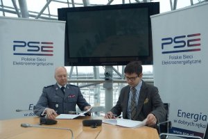 uroczyste zawarcie porozumienie o  współpracy między Polskimi Sieciami Elektroenergetycznymi oraz Wyższą Szkołą Policji w Szczytnie