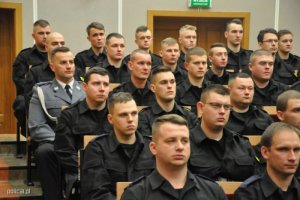 uroczyste rozpoczęcie szkolenia zawodowego podstawowego w murach słupskiej Szkoły Policji