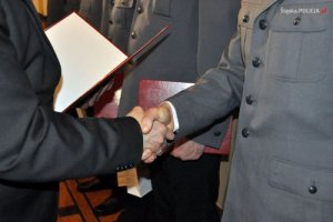 uroczystość nagrodzenia bohaterskich policjantów przez wojewodę śląskiego