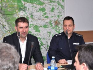 gość z Macedonii i polski policjant