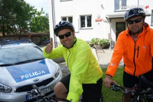 policjanci z Komisariatu Policji w Strumieniu w trakcie wyprawy rowerowej