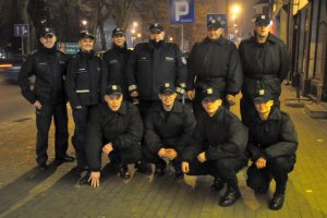 młodzi policjanci ze Szkoły Policji w Słupsku odwiedzili podopiecznych Rodzinnych Domów Dziecka w Słupsku i Ustce