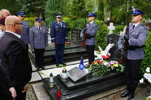 Spotkanie na cmentarzu przy grobie Marka Cekały