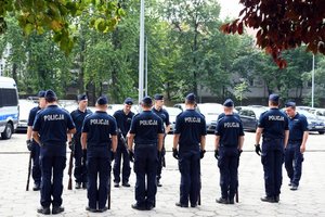 Kompania Honorowa Komendy Wojewódzkiej Policji w Katowicach podczas ćwiczenia pokazu